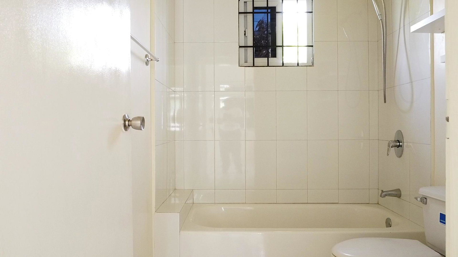 Thirteenth image of Blossom Avenue in Innswood, St. Catherine, Jamaica - property is For Rent