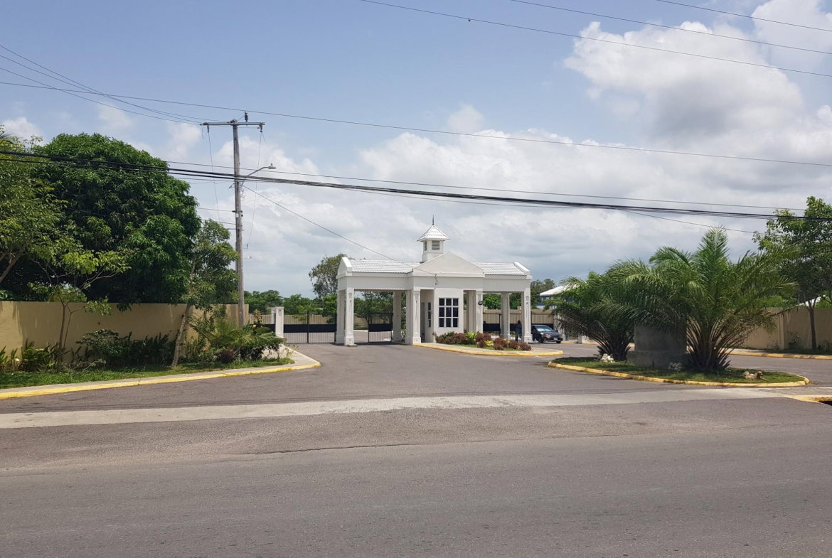 Seventeenth image of Blossom Avenue in Innswood, St. Catherine, Jamaica - property is For Rent