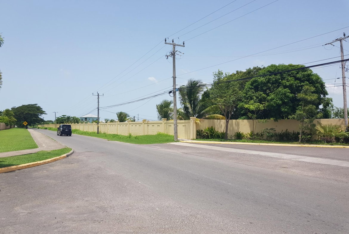 Eighteenth image of Blossom Avenue in Innswood, St. Catherine, Jamaica - property is For Rent