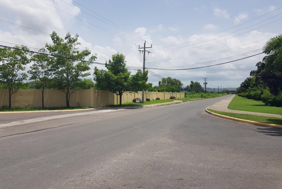 Nineteenth image of Blossom Avenue in Innswood, St. Catherine, Jamaica - property is For Rent