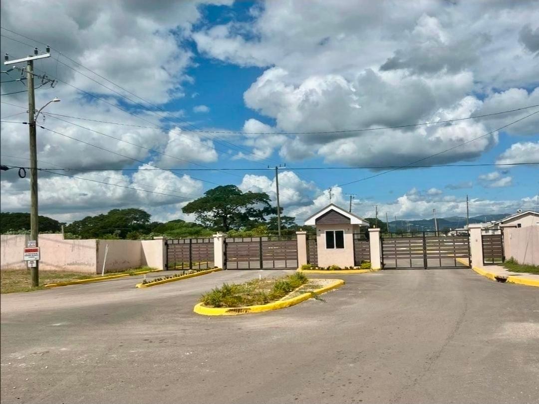 Second image of 359- Whim Estate Phase 1 Block in Old Harbour, St. Catherine, Jamaica - property is For Rent