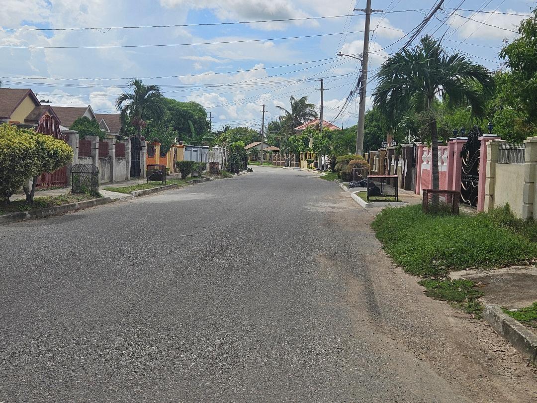 Fifth image of 194 Palm Circle, Magil Palms in MAGIL PALMS, St. Catherine, Jamaica - property is For Sale