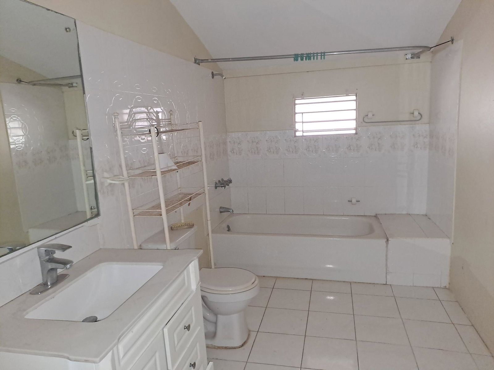 Fifteenth image of Maeven Avenue in Kingston 10, St. Andrew, Jamaica - property is For Sale