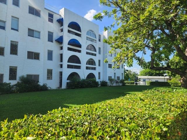 First image of 17 Kingsway in Kingston 10, St. Andrew, Jamaica - property is For Rent