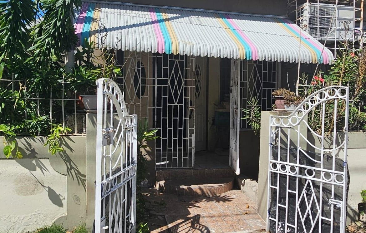 Fourth image of 465 Seaview Gardens in Kingston 11, St. Andrew, Jamaica - property is For Sale