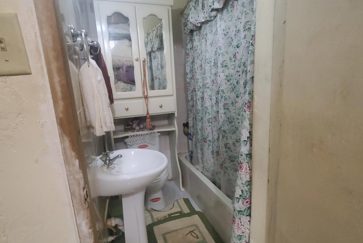 Ninth image of 465 Seaview Gardens in Kingston 11, St. Andrew, Jamaica - property is For Sale