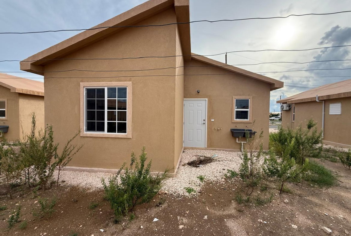 Tenth image of 288- Block k Phoenix Park Vlg in Phoenix Park, St. Catherine, Jamaica - property is For Rent