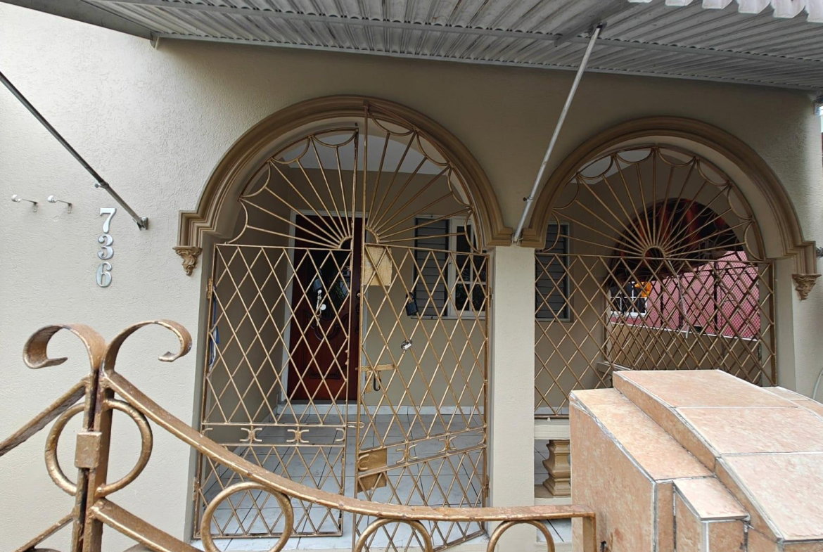Second image of 736 East Chedwin, se 32nd Way in Greater Portmore, St. Catherine, Jamaica - property is For Rent