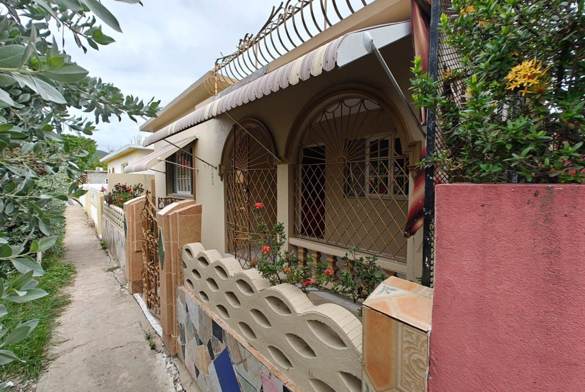 First image of 736 East Chedwin, se 32nd Way in Greater Portmore, St. Catherine, Jamaica - property is For Rent