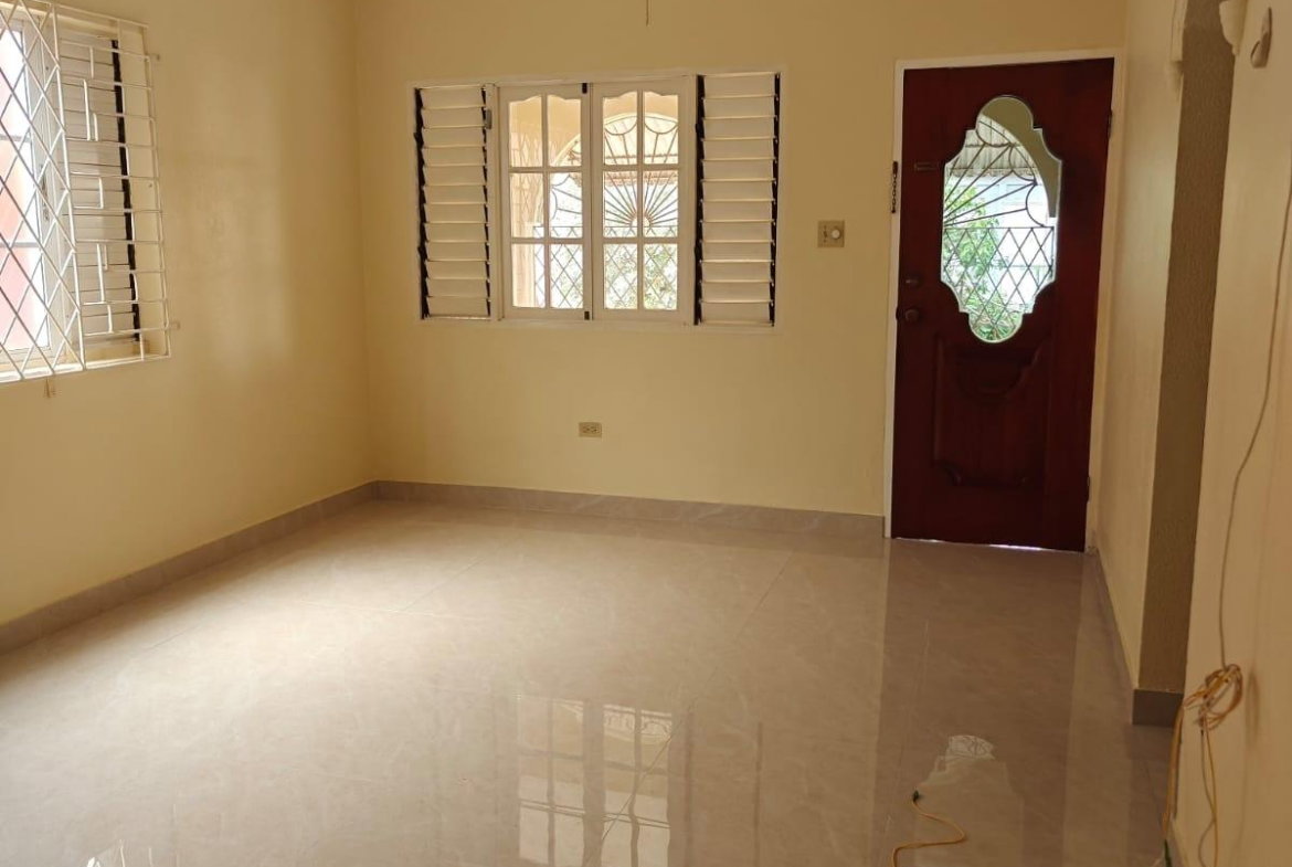 Fourth image of 736 East Chedwin, se 32nd Way in Greater Portmore, St. Catherine, Jamaica - property is For Rent