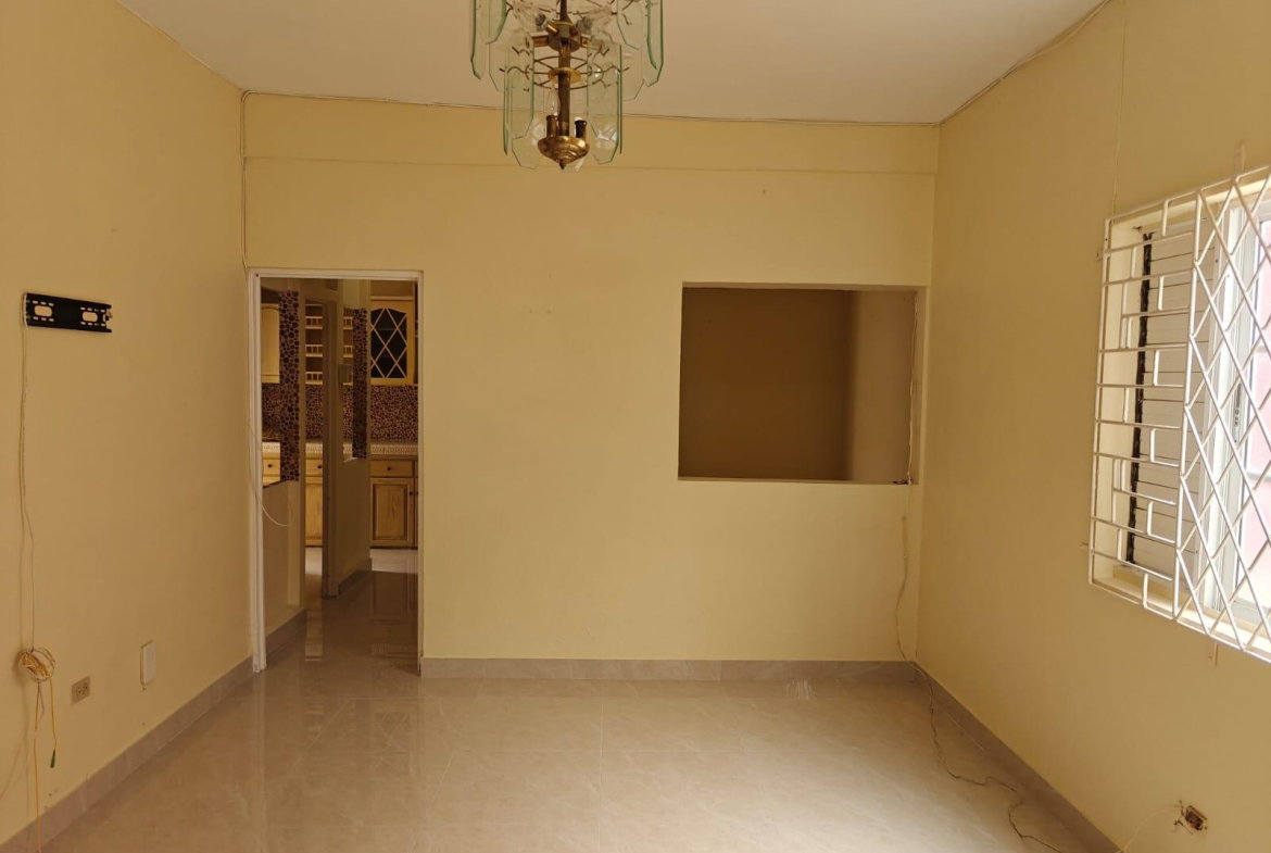 Fifth image of 736 East Chedwin, se 32nd Way in Greater Portmore, St. Catherine, Jamaica - property is For Rent