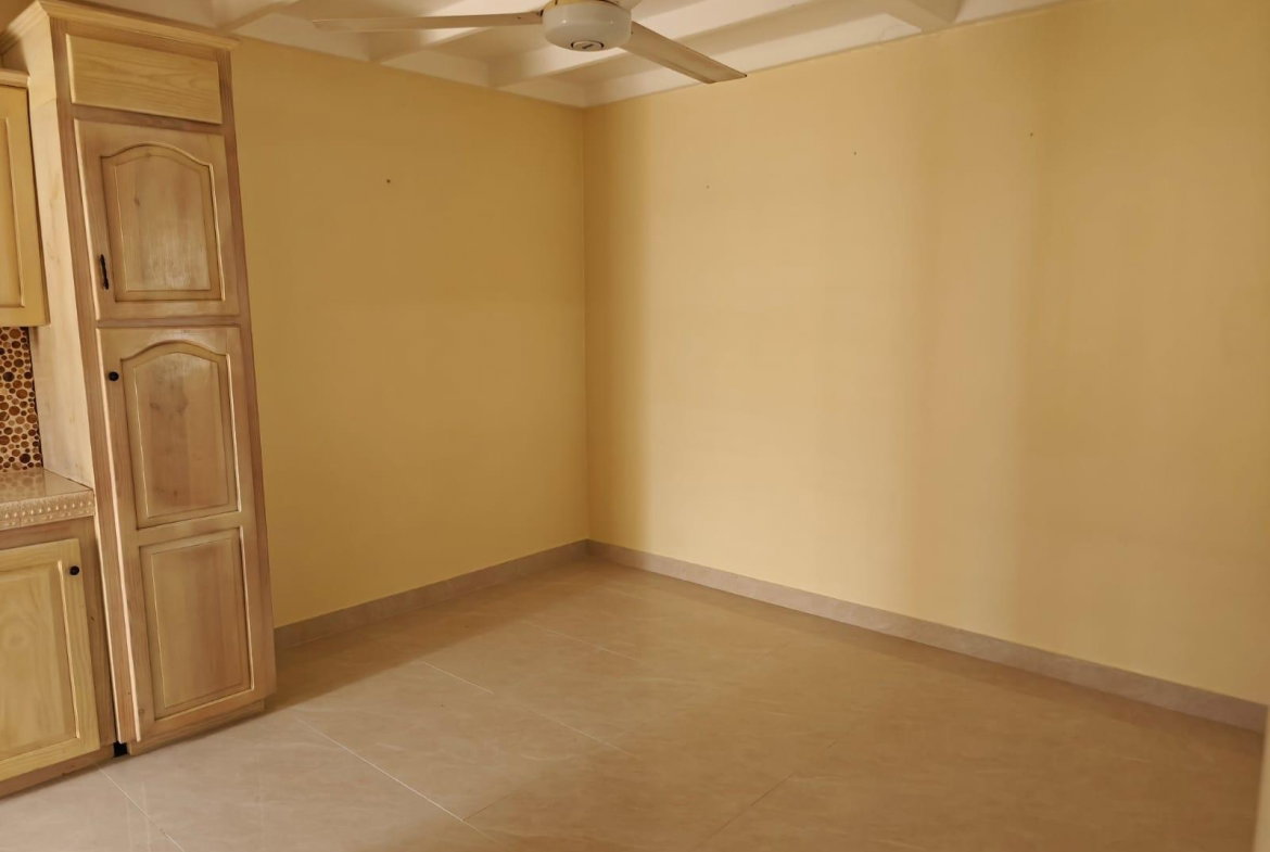 Seventh image of 736 East Chedwin, se 32nd Way in Greater Portmore, St. Catherine, Jamaica - property is For Rent