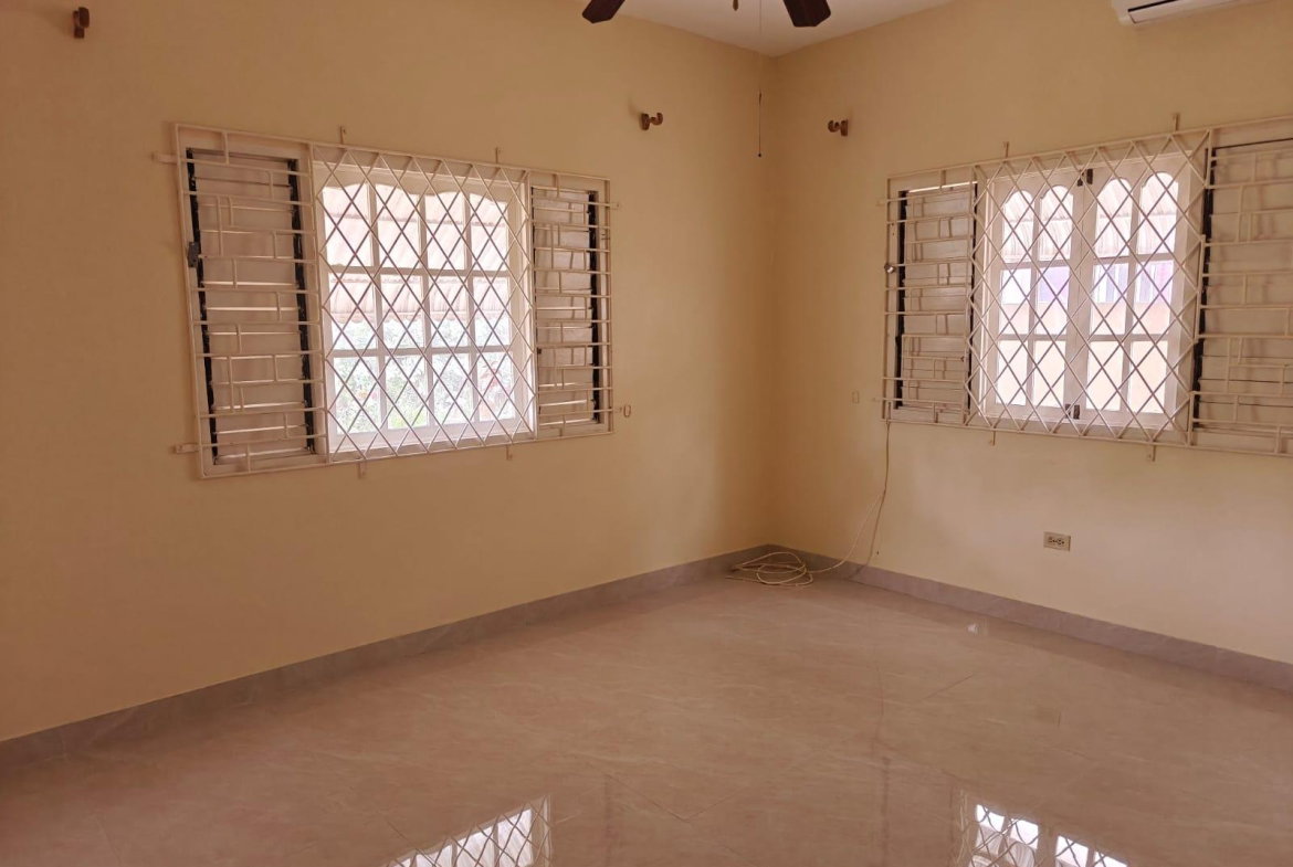 Eighth image of 736 East Chedwin, se 32nd Way in Greater Portmore, St. Catherine, Jamaica - property is For Rent