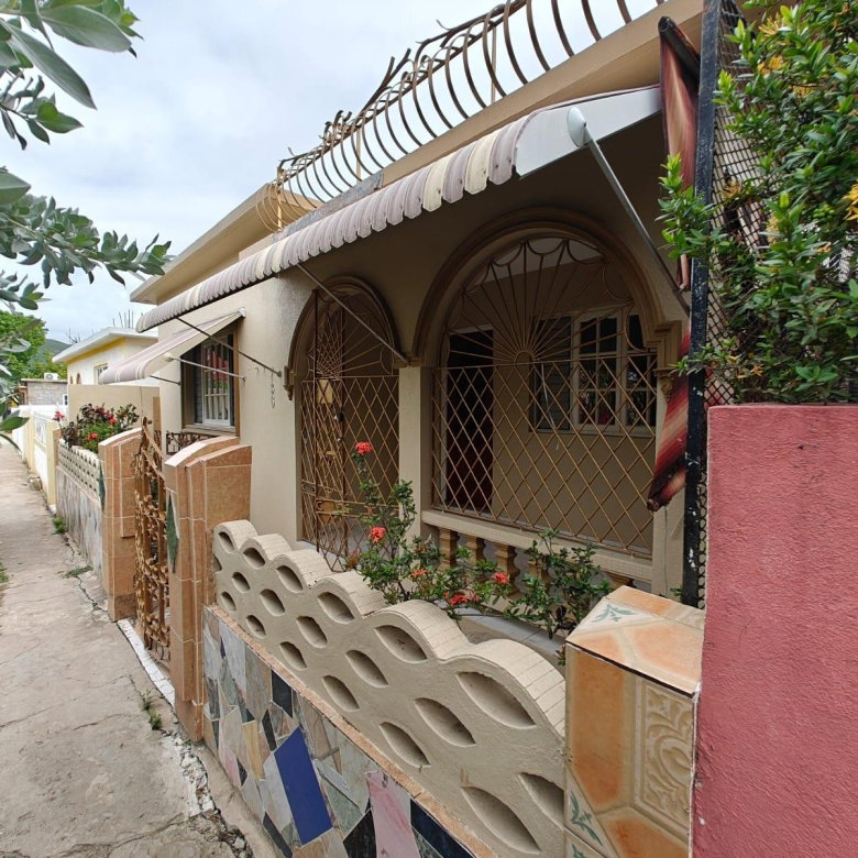 First image of 736 East Chedwin, se 32nd Way in Greater Portmore, St. Catherine, Jamaica - property is For Rent