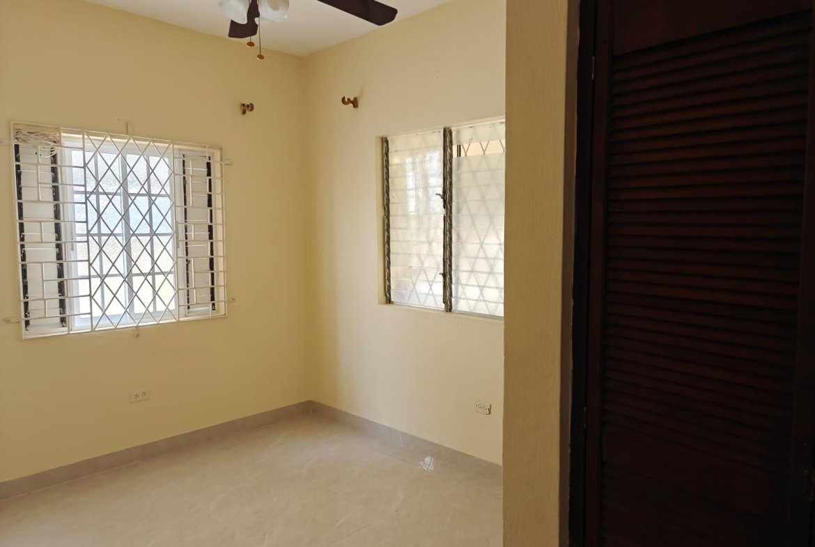 Ninth image of 736 East Chedwin, se 32nd Way in Greater Portmore, St. Catherine, Jamaica - property is For Rent
