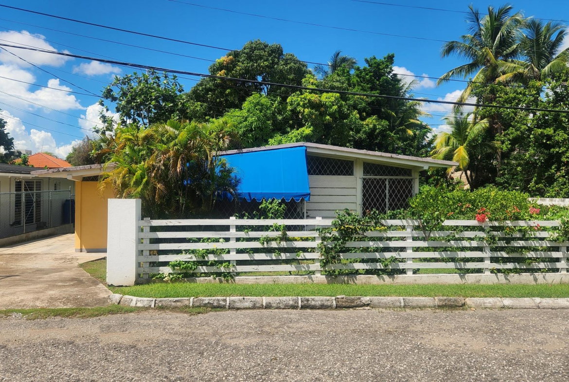 Twelfth image of 7 Liguanea Place, Kingston in Kingston 6, St. Andrew, Jamaica - property is For Sale