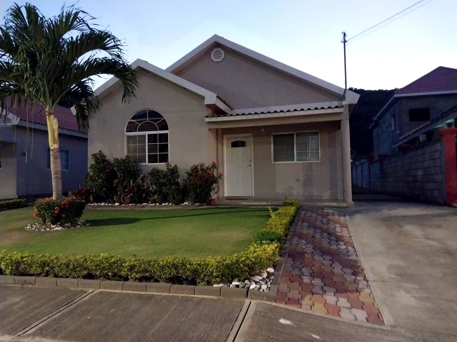 Charming-3-Bedroom-House-for-Rent-in-Caymanas-Country-Club-St.-Catherine Third image of Caymanas Country Club Est in Caymanas Estates, St. Catherine, Jamaica - property is For Rent