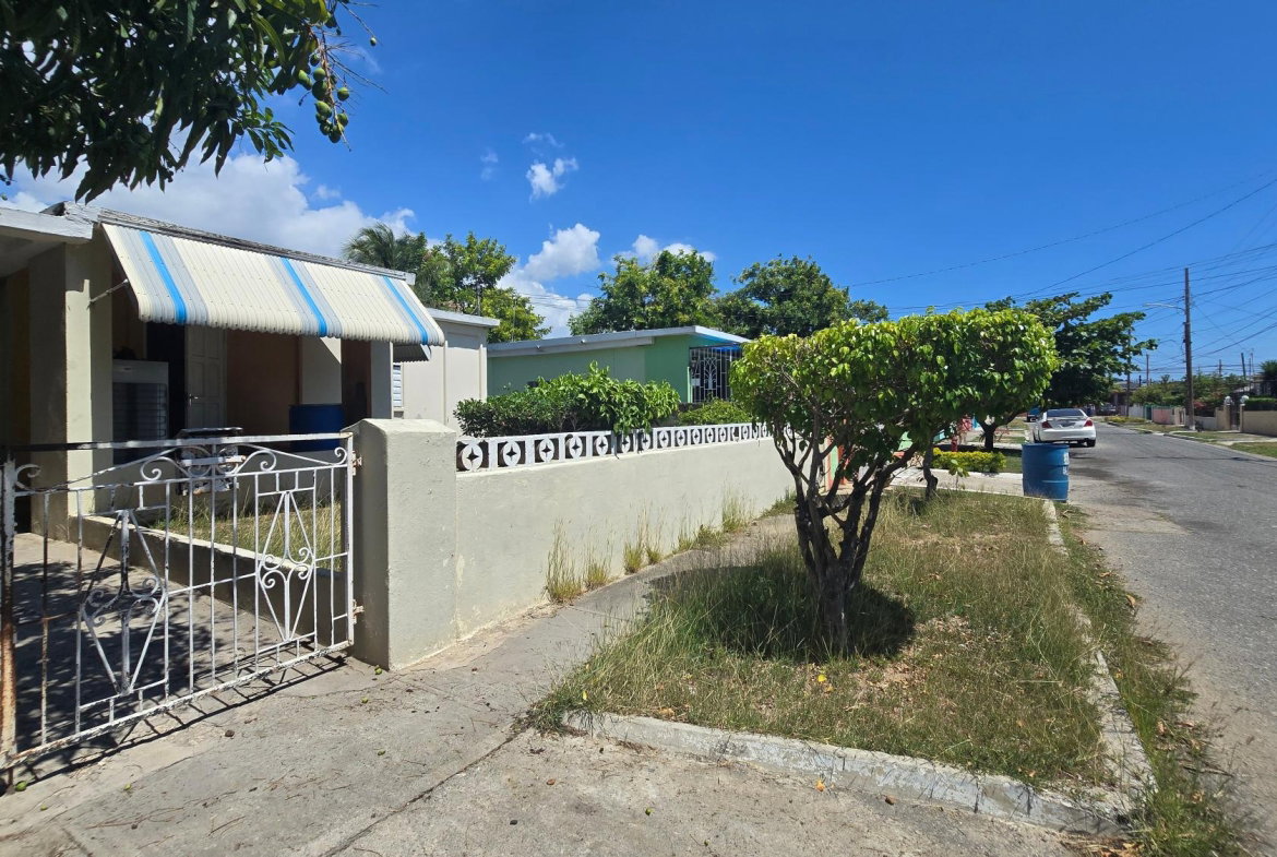 First image of 14-179 Oakland Avenue, Passagefo in Bridgeport, St. Catherine, Jamaica - property is For Sale
