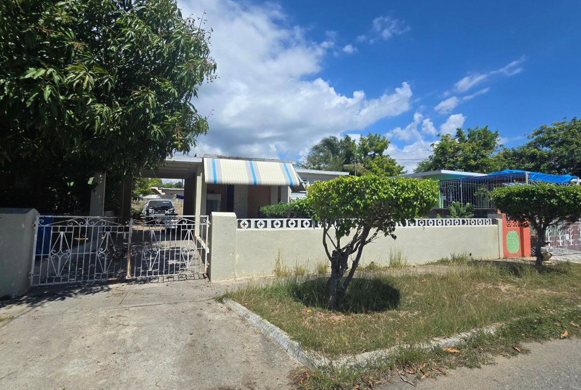Fourth image of 14-179 Oakland Avenue, Passagefo in Bridgeport, St. Catherine, Jamaica - property is For Sale