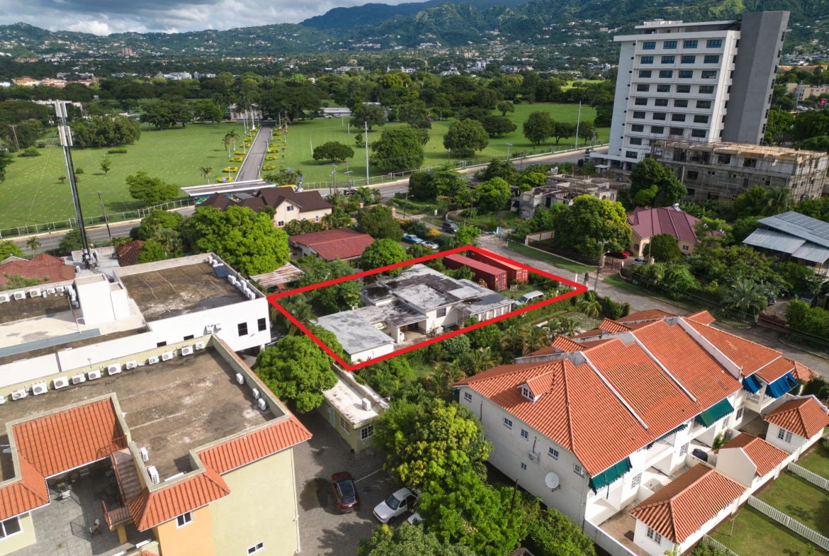 Tenth image of 33 Linstone Crescent in Kingston 10, St. Andrew, Jamaica - property is For Sale