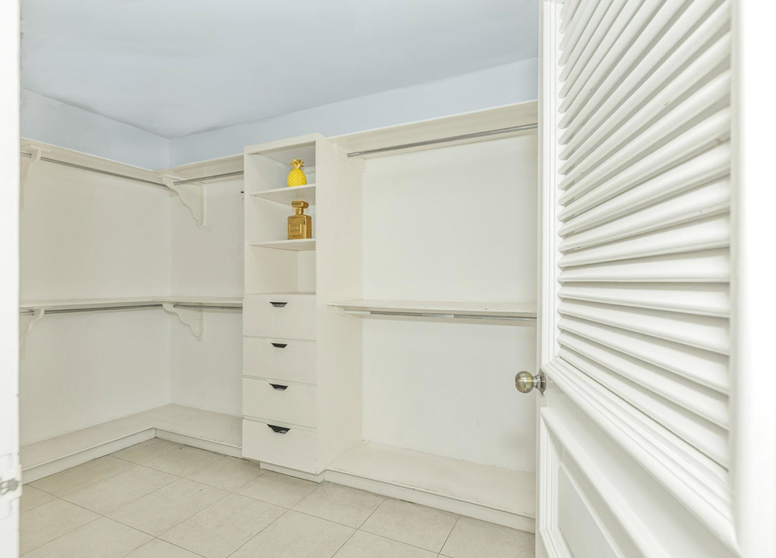 Elegant-2-Bedroom-Apartment-for-Rent-in-Hyde-Park-Brook-Norbrook-Road-Kingston-8 Sixteenth image of 13-13 Norbrook Road in Kingston 8, St. Andrew, Jamaica - property is For Rent