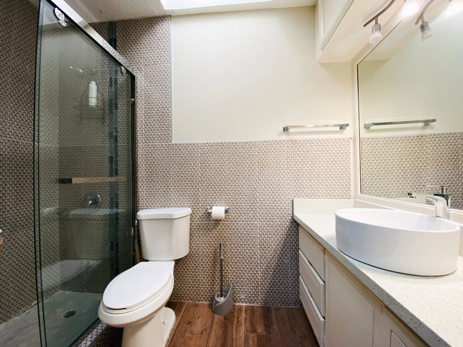 Eleventh image of th 21-15-17 Millsborough Avenue in Kingston 6, St. Andrew, Jamaica - property is For Sale