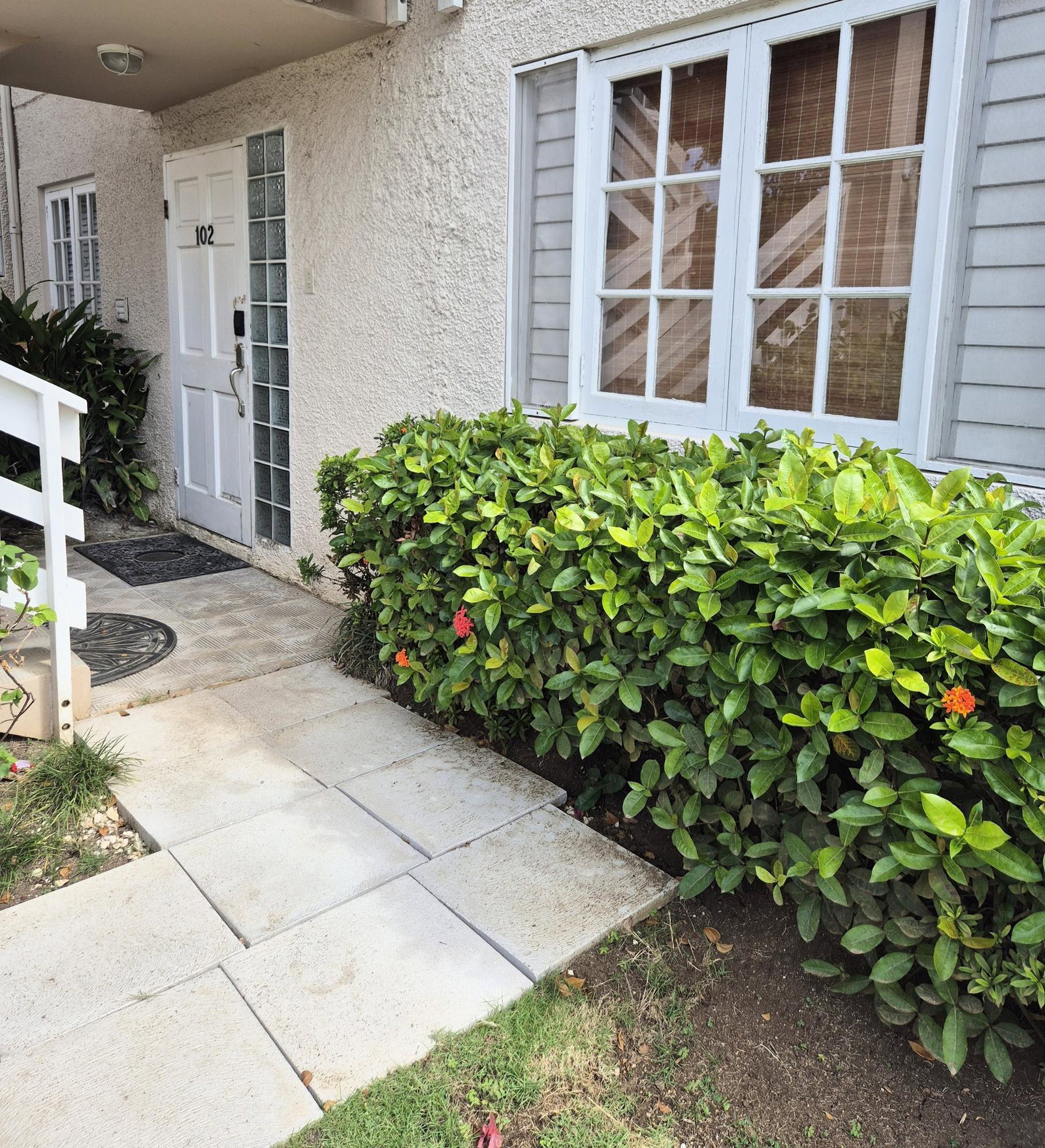 Fully-Furnished-2-Bedroom-Apartment-for-Rent-at-Bay-Pointe-Montego-Bay Second image of B102 Bay Pointe, Montego Bay in Montego Bay, St. James, Jamaica - property is For Rent