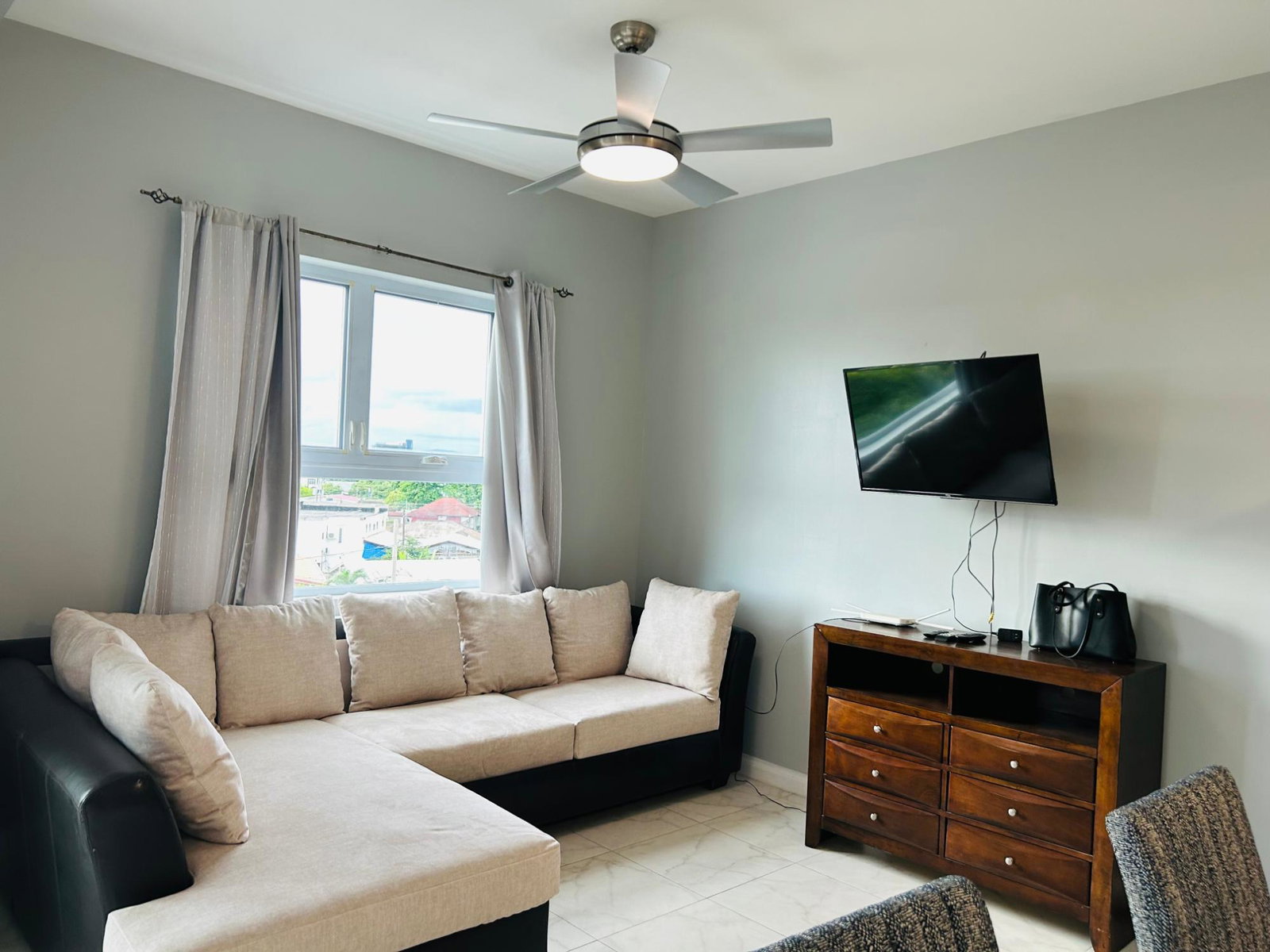 Sixth image of A306-11 Arthur Wint Drive in Kingston 5, St. Andrew, Jamaica - property is For Rent