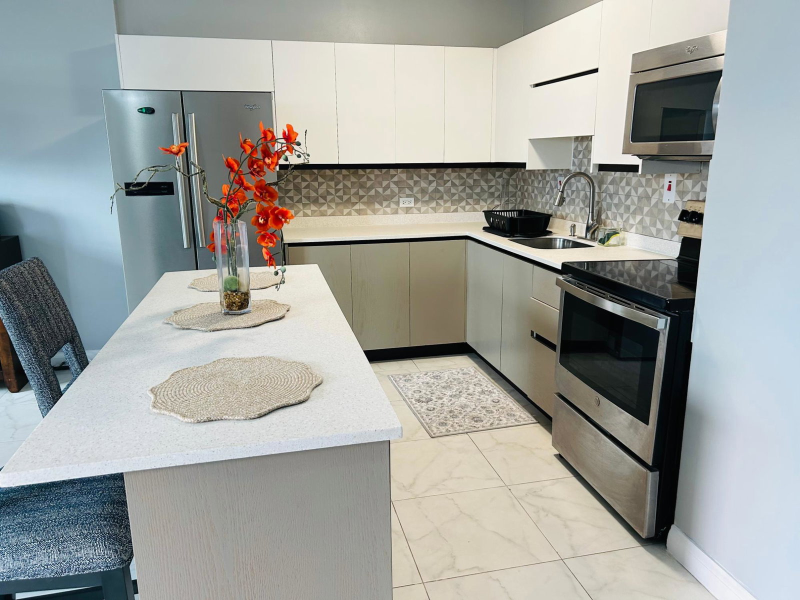 Eighth image of A306-11 Arthur Wint Drive in Kingston 5, St. Andrew, Jamaica - property is For Rent