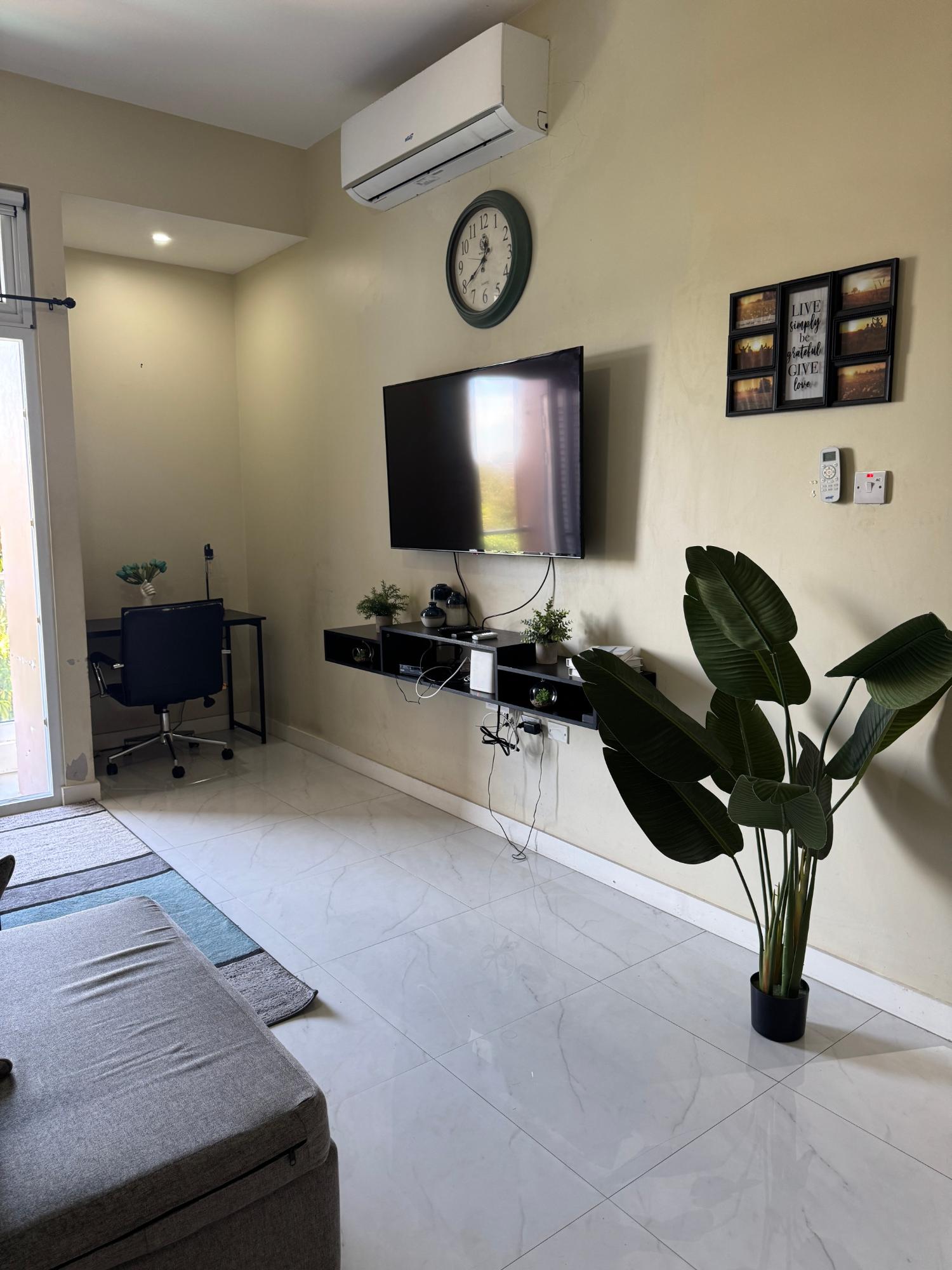 Tenth image of 14-18 Charlemont Avenue in Kingston 6, St. Andrew, Jamaica - property is For Rent