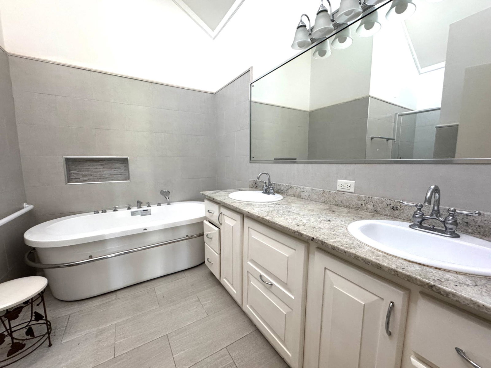 Thirteenth image of 11-13a Norbrook Road in Kingston 8, St. Andrew, Jamaica - property is For Rent