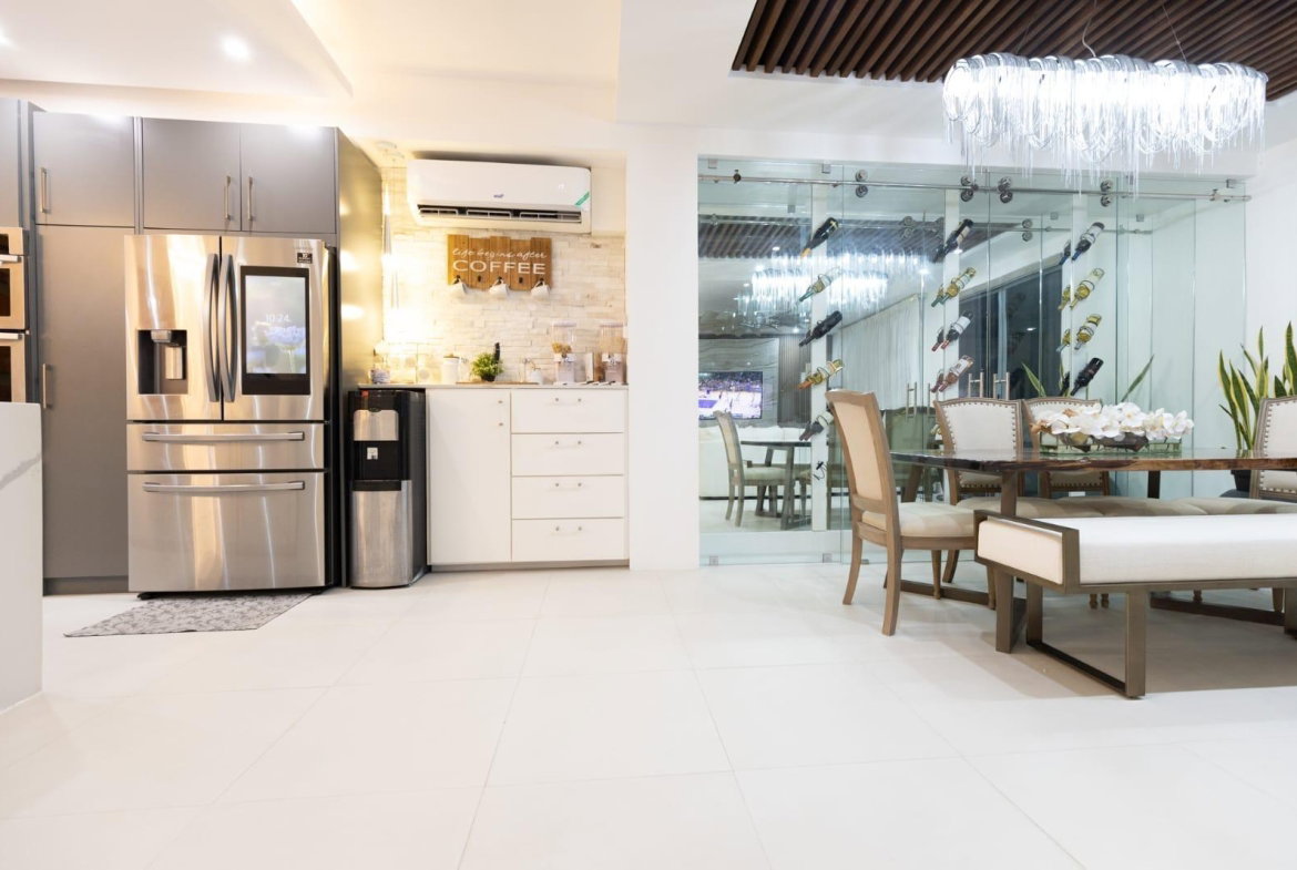 Tenth image of 14-27-29 Hopefield Avenue in Kingston 6, St. Andrew, Jamaica - property is For Sale