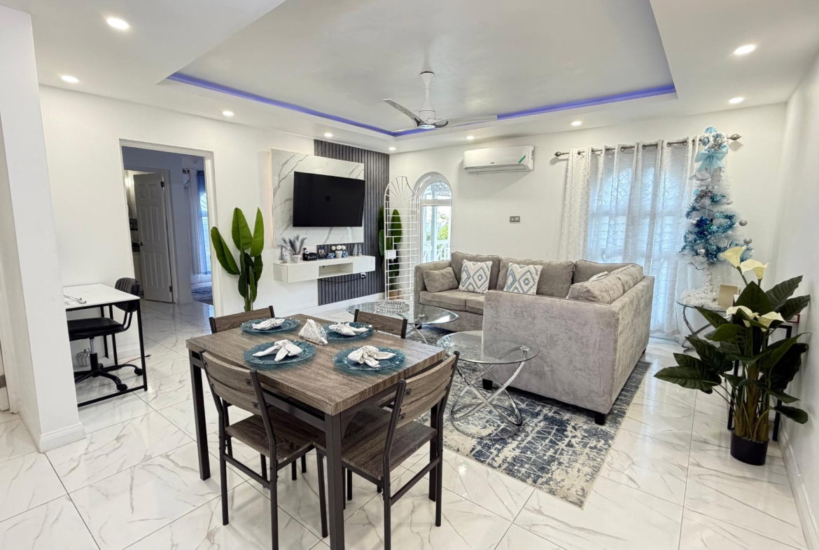Second image of 8b Columbus Heights, ph 4 in Ocho Rios, St. Ann, Jamaica - property is For Rent