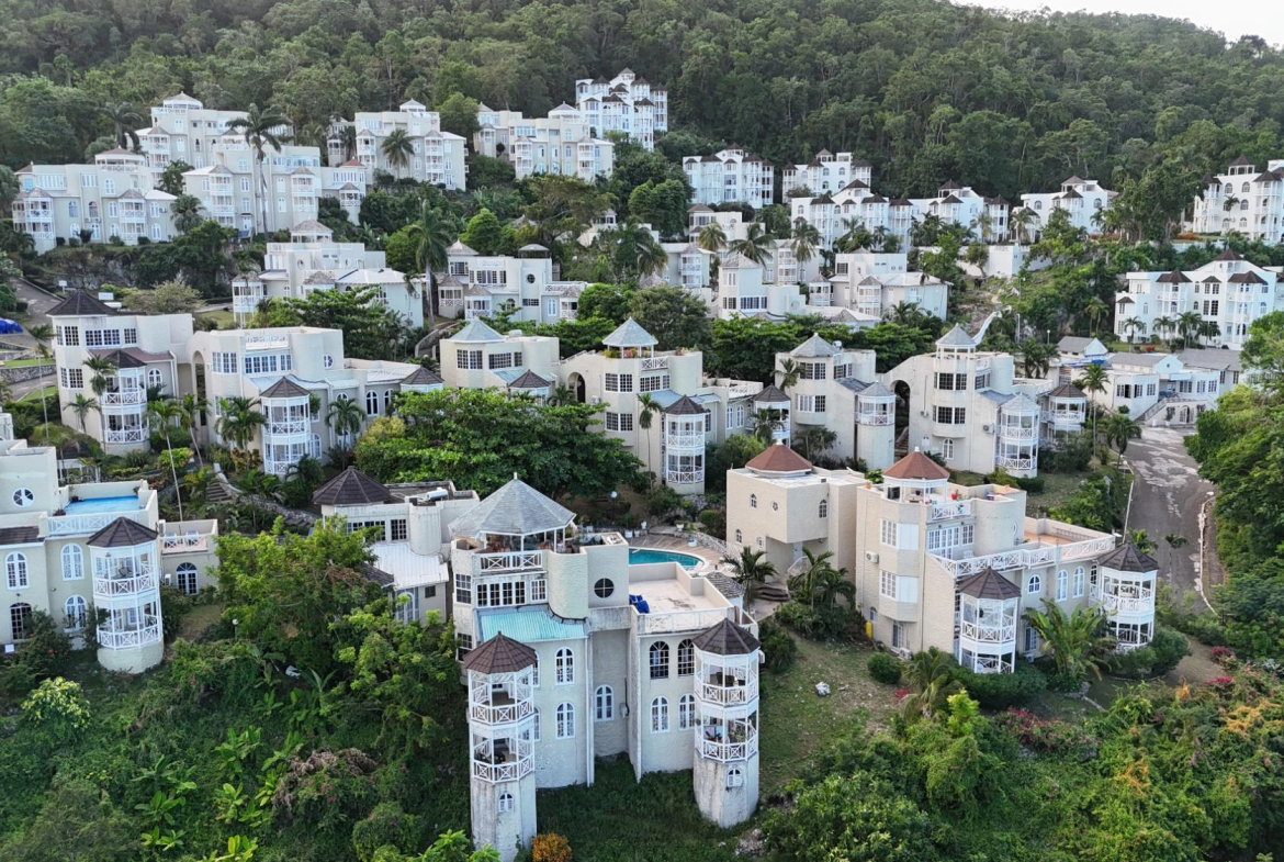 First image of 8b Columbus Heights, ph 4 in Ocho Rios, St. Ann, Jamaica - property is For Rent