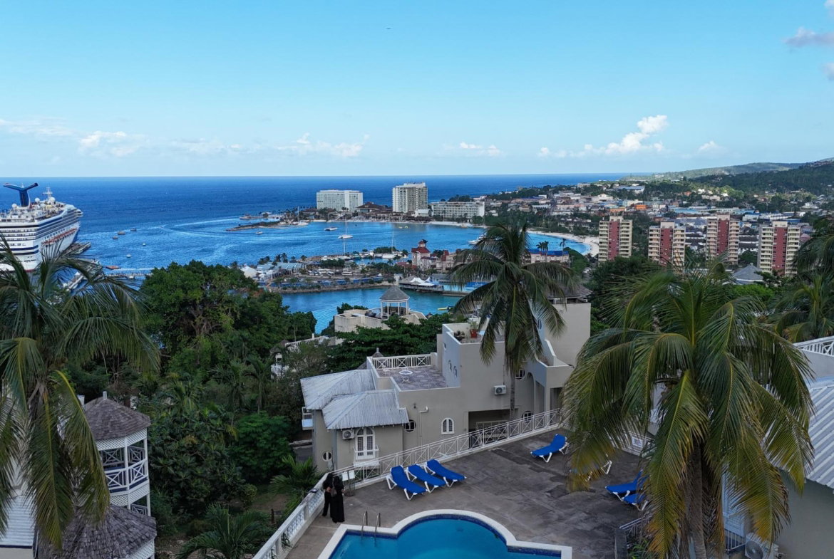 Nineteenth image of 8b Columbus Heights, ph 4 in Ocho Rios, St. Ann, Jamaica - property is For Rent
