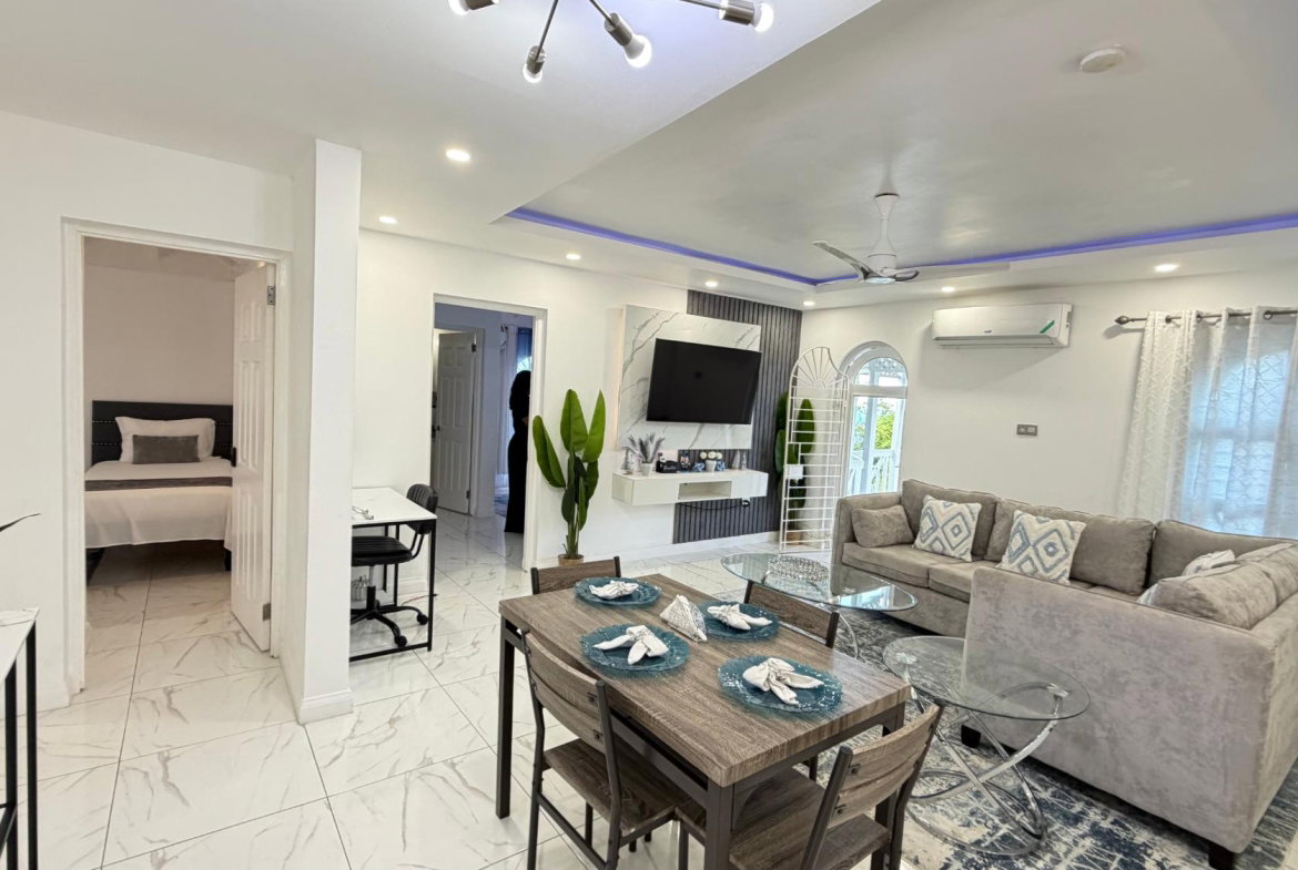 Third image of 8b Columbus Heights, ph 4 in Ocho Rios, St. Ann, Jamaica - property is For Rent