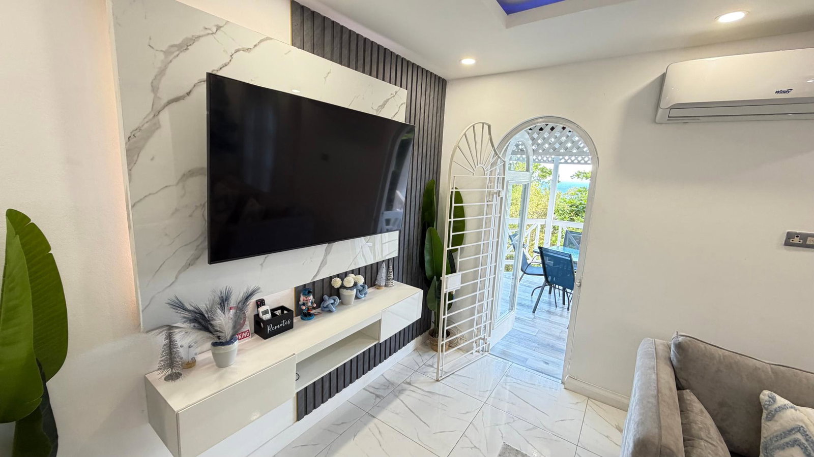 Fourth image of 8b Columbus Heights, ph 4 in Ocho Rios, St. Ann, Jamaica - property is For Rent