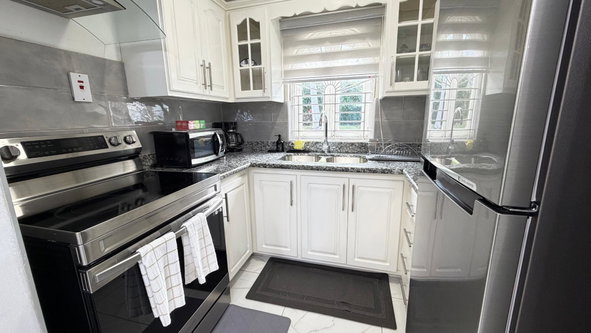 Fifth image of 8b Columbus Heights, ph 4 in Ocho Rios, St. Ann, Jamaica - property is For Rent