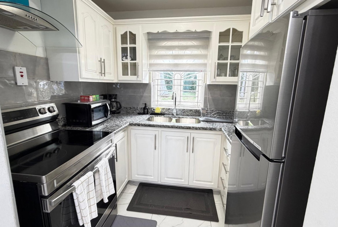 Sixth image of 8b Columbus Heights, ph 4 in Ocho Rios, St. Ann, Jamaica - property is For Rent