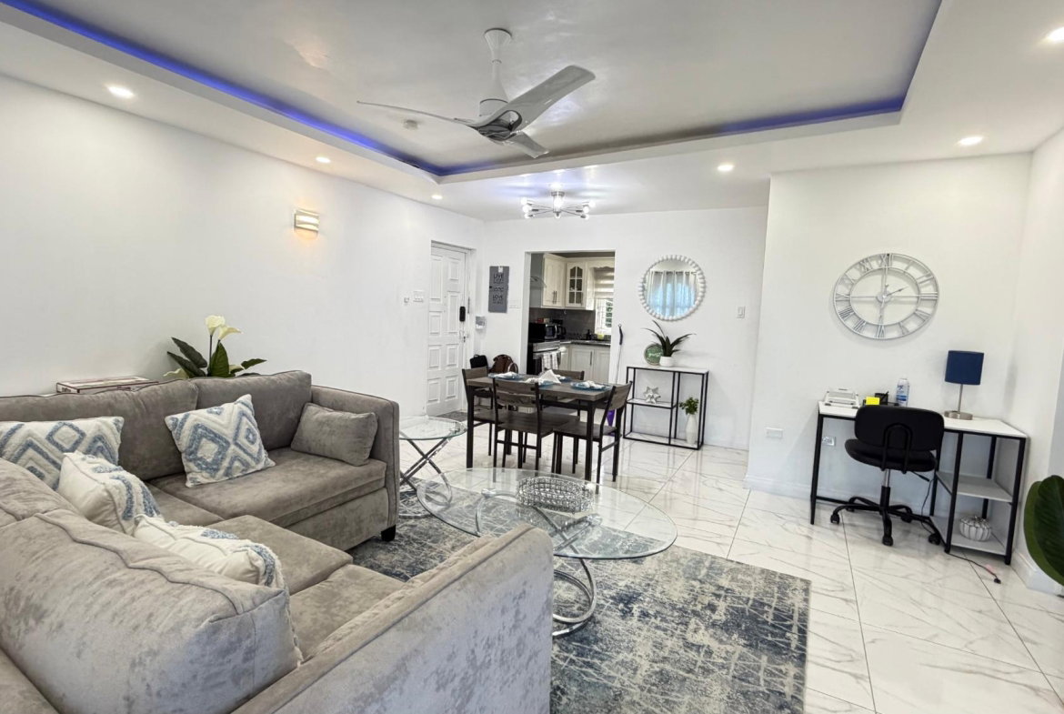 Seventh image of 8b Columbus Heights, ph 4 in Ocho Rios, St. Ann, Jamaica - property is For Rent