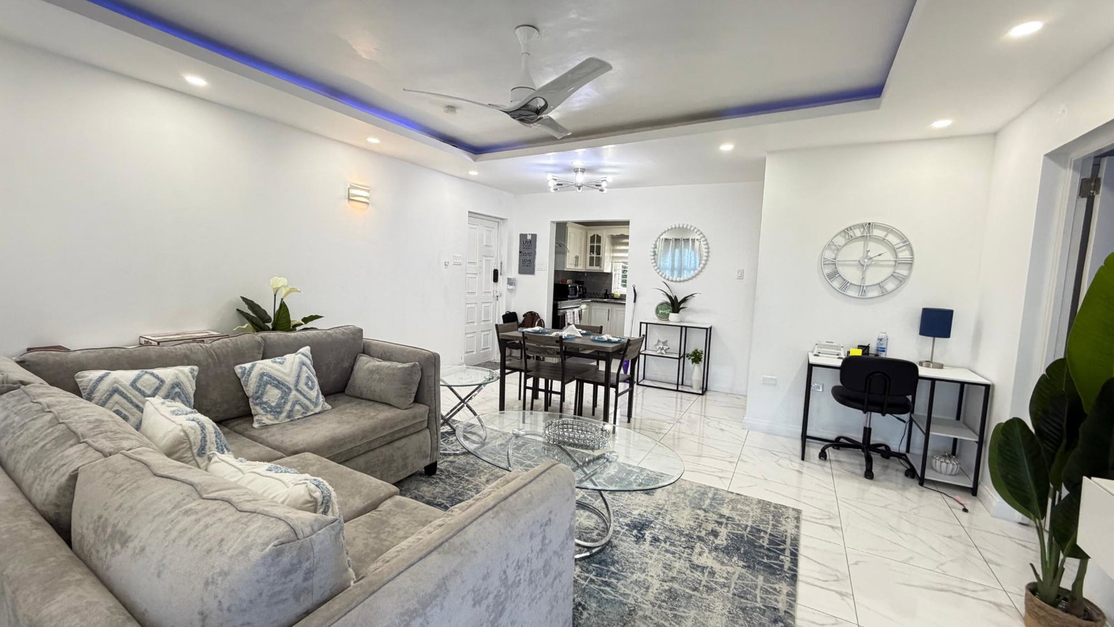 Seventh image of 8b Columbus Heights, ph 4 in Ocho Rios, St. Ann, Jamaica - property is For Rent