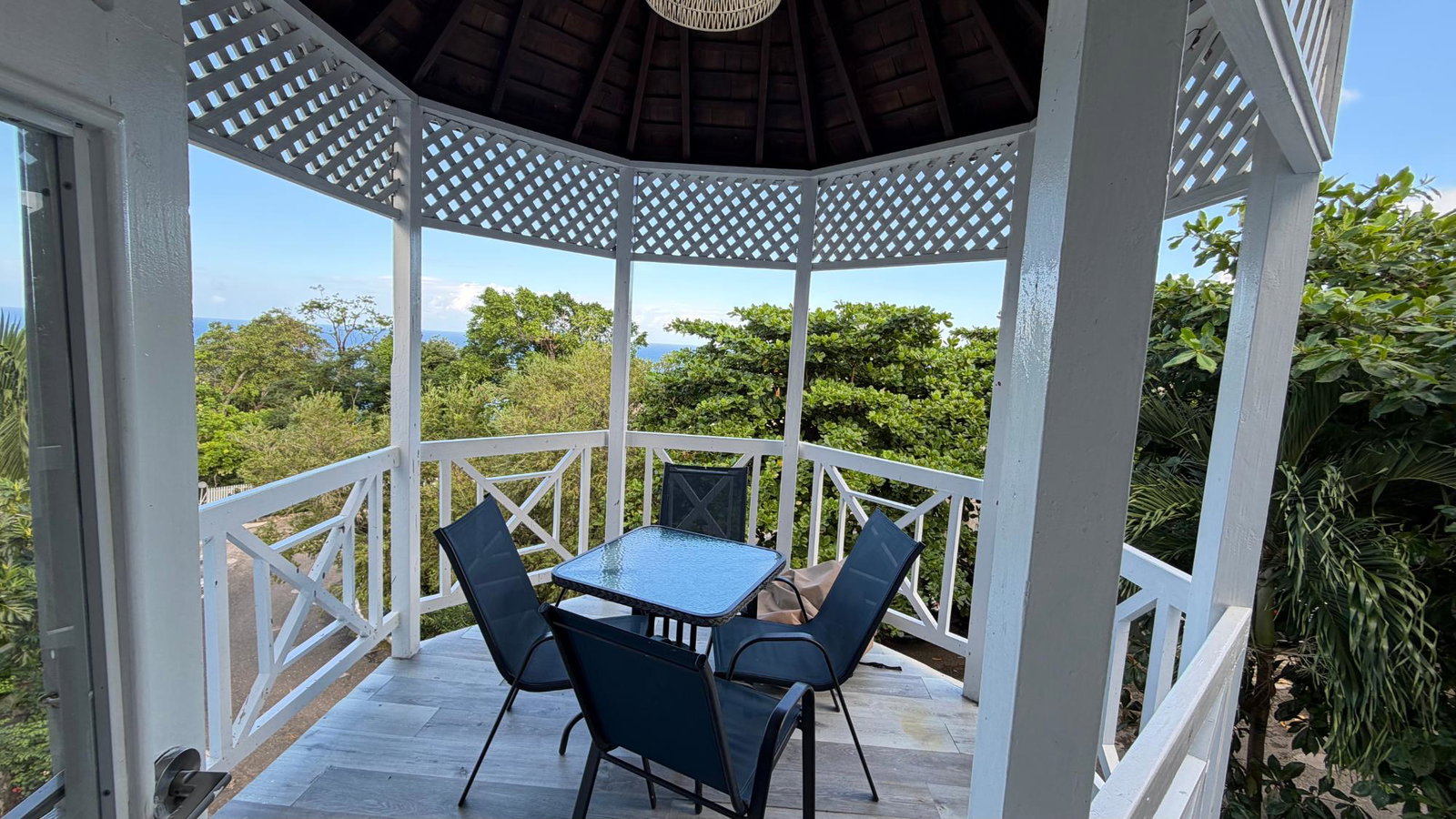 Eighth image of 8b Columbus Heights, ph 4 in Ocho Rios, St. Ann, Jamaica - property is For Rent