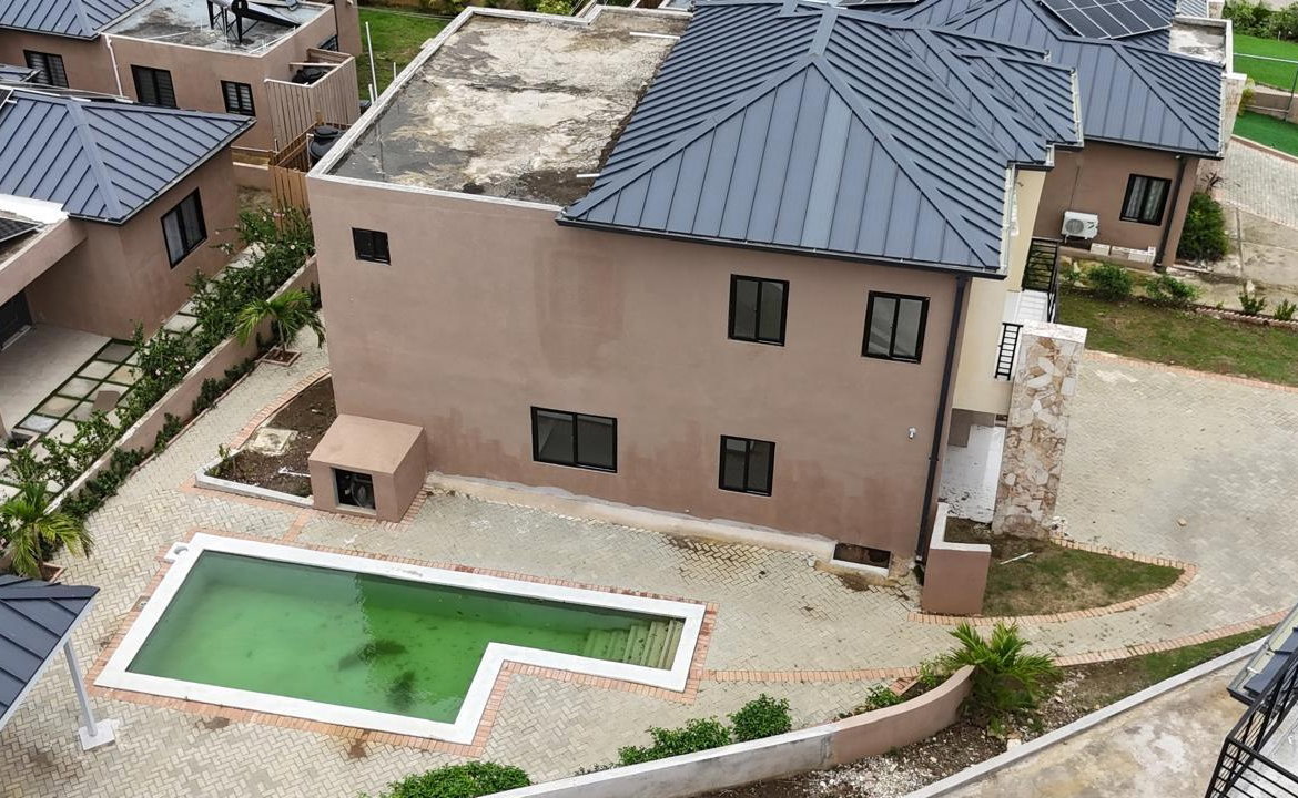 Fifth image of 27- Ocho Rios Country Club in Ocho Rios, St. Ann, Jamaica - property is For Rent