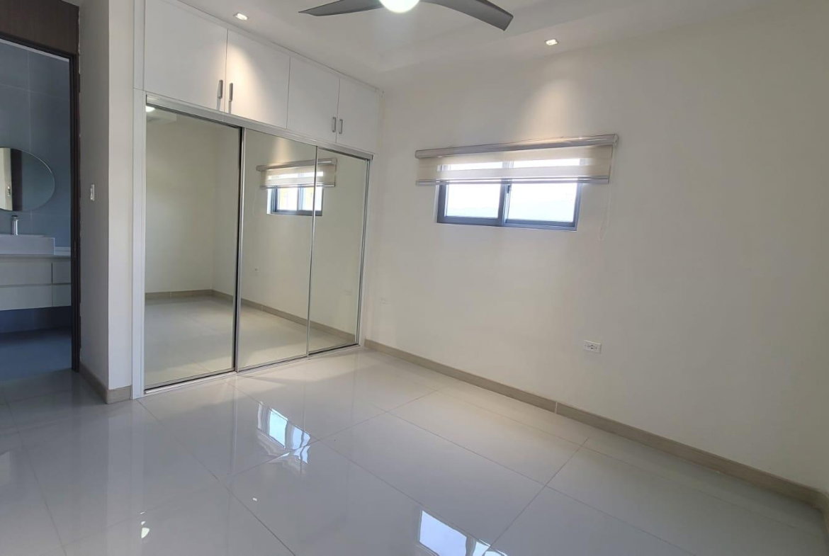 Twenty-Fourth image of 277- Paradisiac Beach Club, on in Ocho Rios, St. Ann, Jamaica - property is For Sale