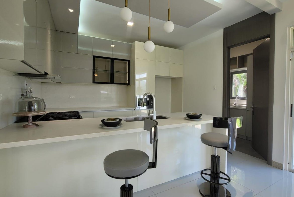 Tenth image of 277- Paradisiac Beach Club, on in Ocho Rios, St. Ann, Jamaica - property is For Sale