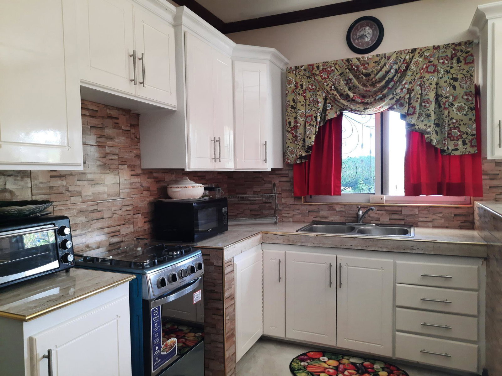 Sixth image of 422 Davia Shorty, Orchard Gar in Hopewell, Hanover, Jamaica - property is For Rent