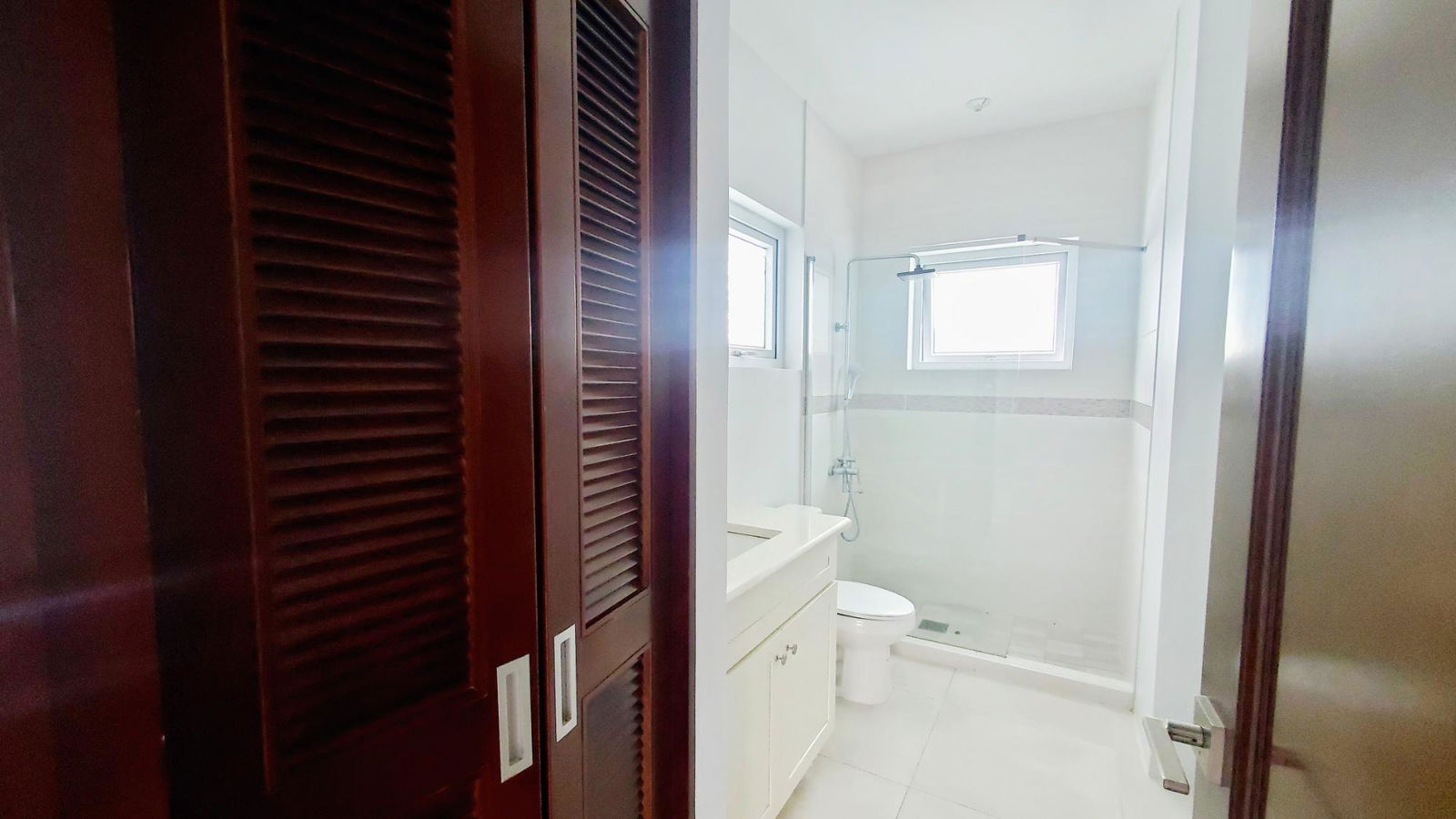 Eighteenth image of B301-5 Long Lane in Kingston 8, St. Andrew, Jamaica - property is For Sale