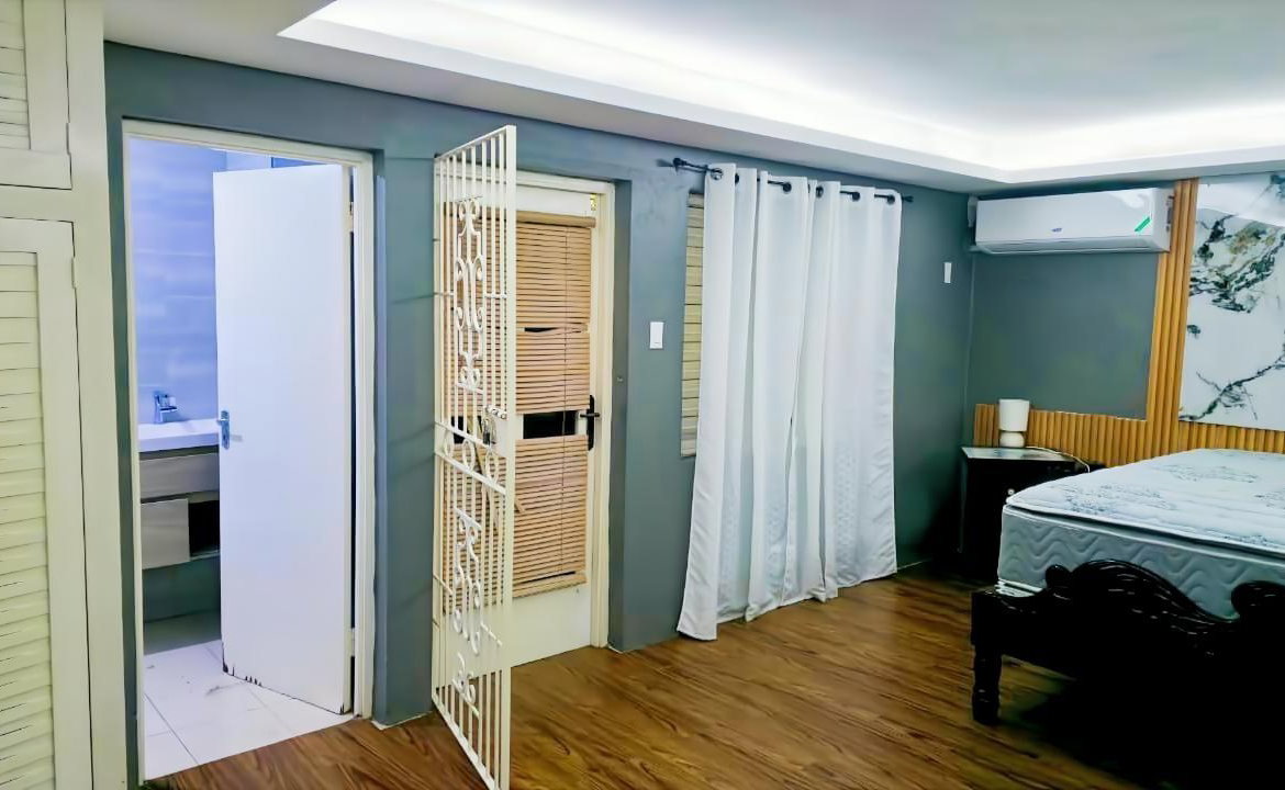 First image of Apt-17d Country Manor Apartments in Ocho Rios, St. Ann, Jamaica - property is For Rent