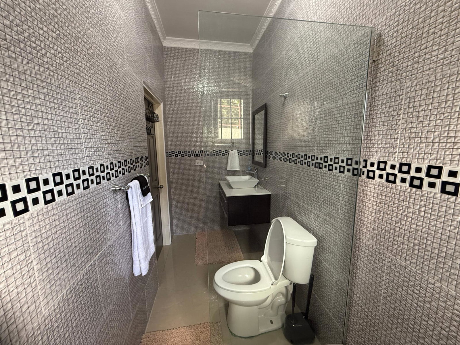 Fourteenth image of 2-19 Roehampton Drive in Kingston 19, St. Andrew, Jamaica - property is For Rent