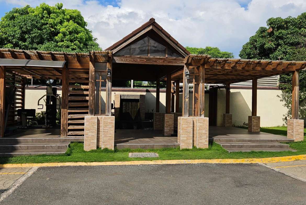 Seventh image of 10-4 East Avenue in Constant Spring P.O., St. Andrew, Jamaica - property is For Sale